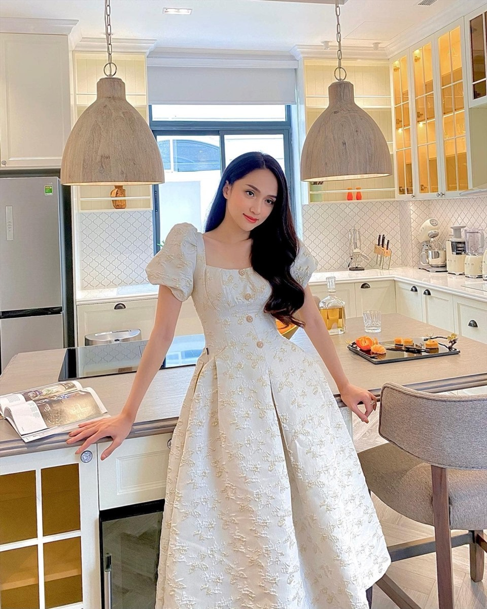 Hoa hậu Việt vừa hoạt động showbiz vừa thành lập công ty giải trí: Đầu tư BĐS từ Bắc vào Nam, ở biệt thự 500m² siêu đẳng cấp