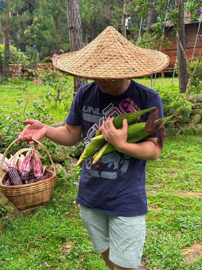 Ca sĩ quê Thanh Hóa cưới vợ thanh mai trúc mã: Sở hữu biệt thự 4.000m² ở ngoại thành Hà Nội, chỉ đam mê