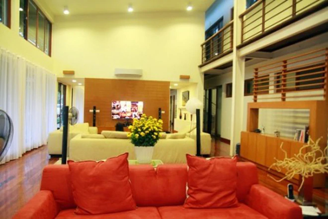 Sao hạng A từng là thủ khoa Nhạc viện, ở biệt phủ nhà vườn rộng 1,2 hécta tựa chốn bồng lai
