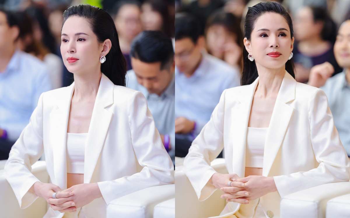 Lý Nhược Đồng làm gì với gương mặt của mình đấy?
