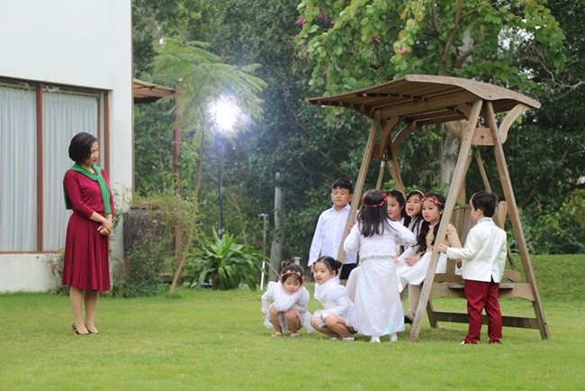 Sao hạng A từng là thủ khoa Nhạc viện, ở biệt phủ nhà vườn rộng 1,2 hécta tựa chốn bồng lai