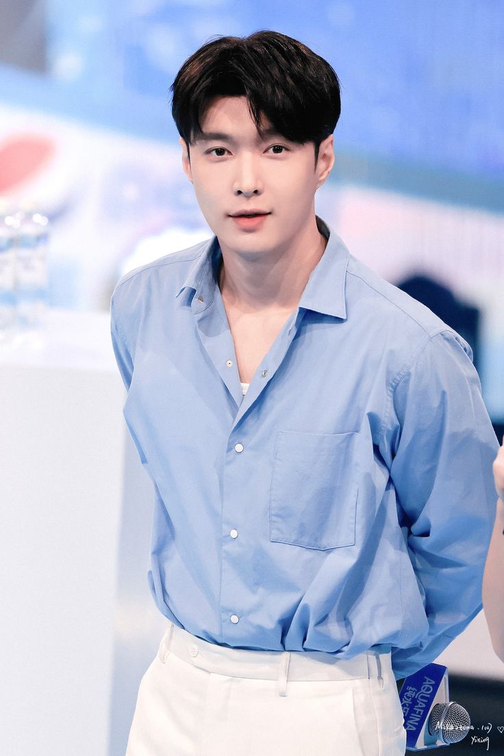 Song song với các hoạt động tại Hàn Quốc, Trương Nghệ Hưng đã thành lập studio cá nhân tại Trung Quốc từ năm 2015 để chủ động định hướng sự nghiệp nội địa