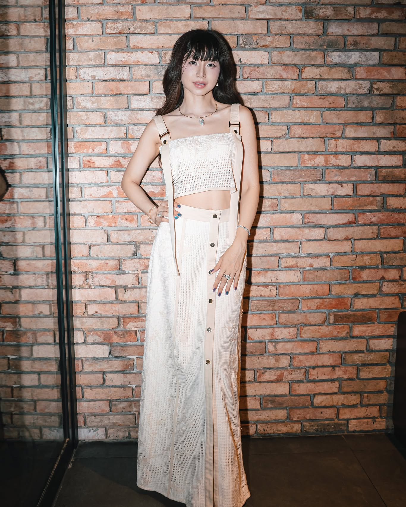 Mỹ nhân khéo ăn nói nhất nhì showbiz đón tuổi 42: Gương mặt chưa từng biết lão hóa, style sành điệu ngang gái đôi mươi