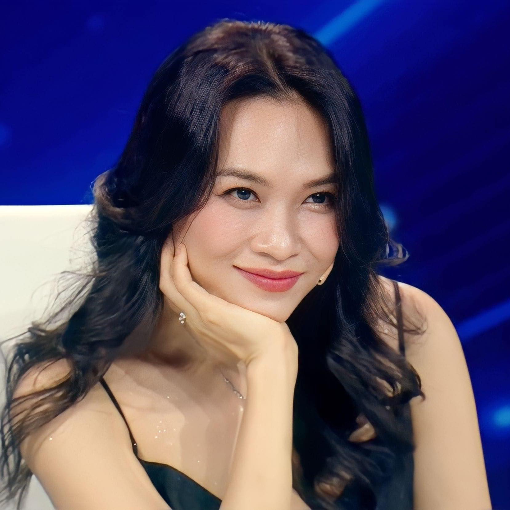 Sao hạng S quyền lực nhất nhì showbiz, 2 thập kỷ không chao đảo vị thế, sạch scandal: Sống kín tiếng trong biệt phủ nghìn mét vuông