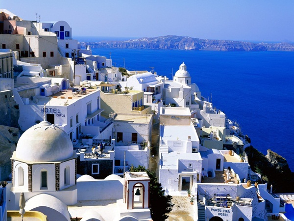 Vì sao nhà ở Santorini (Hy Lạp) đều sơn màu trắng? 90% người trả lời sai