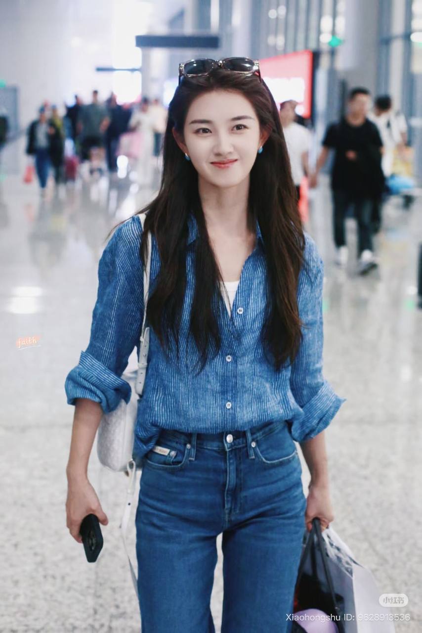 Nữ phụ kiêu kỳ nhất phim ngôn tình dân quốc đang hot: Ngoài đời ngọt ngào như nàng thơ, gu thời trang hiện đại đầy sức hút