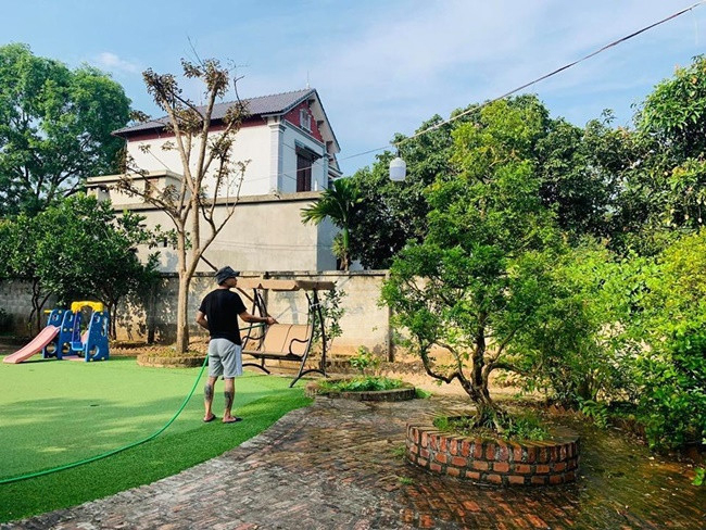 Soái ca diễn đỉnh nhất nhì truyền hình Việt: Cuộc sống U45 triệu người mơ, sở hữu biệt thự 3 mặt tiền Hà Nội, thêm 1 nhà vườn rộng 1.300m2