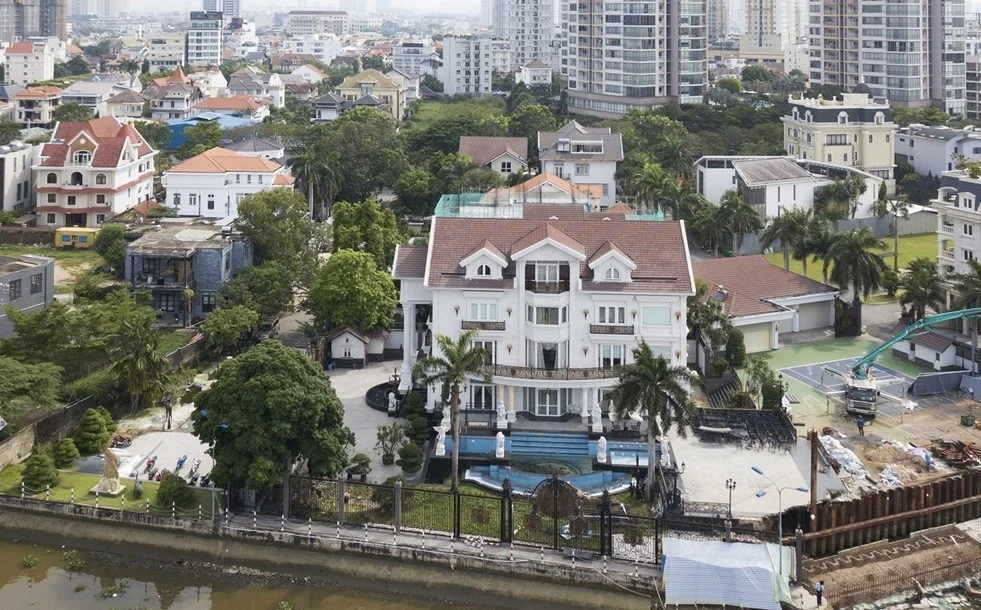 Cơ sở hoành tráng của gia đình tỷ phú Johnathan Hạnh Nguyễn