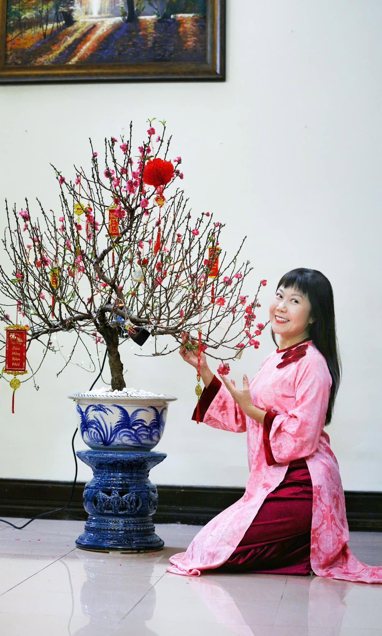 Nữ NSƯT cưới chồng kém 9 tuổi, U60 vẫn trẻ đẹp, sống bình yên trong căn nhà 3 tầng ở Hà Nội