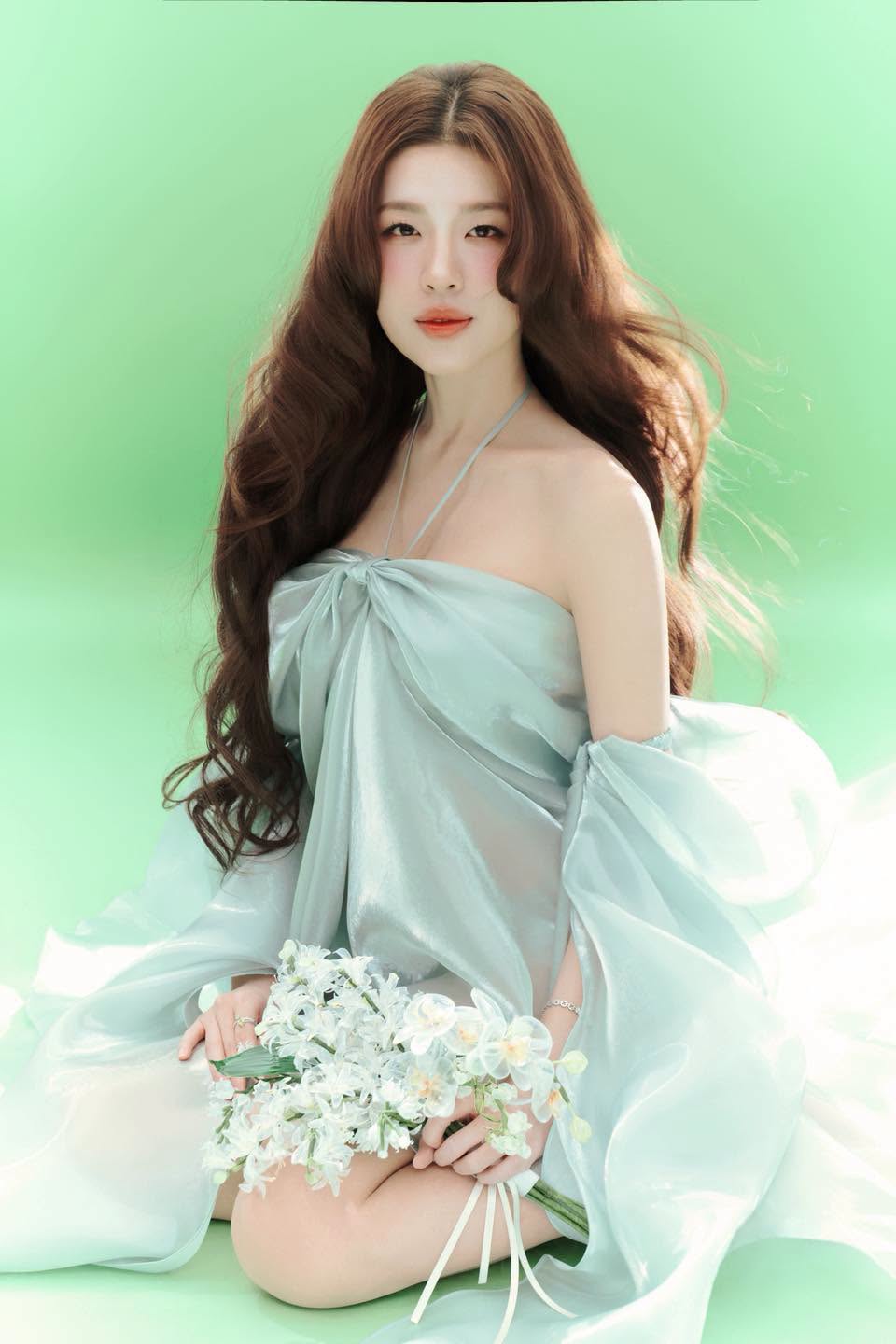 Trên mạng xã hội, một bộ phận người nghe cho rằng cách nhả chữ và xử lý giai điệu của Lamoon trong bài hát chưa thực sự phù hợp, thiếu tự nhiên