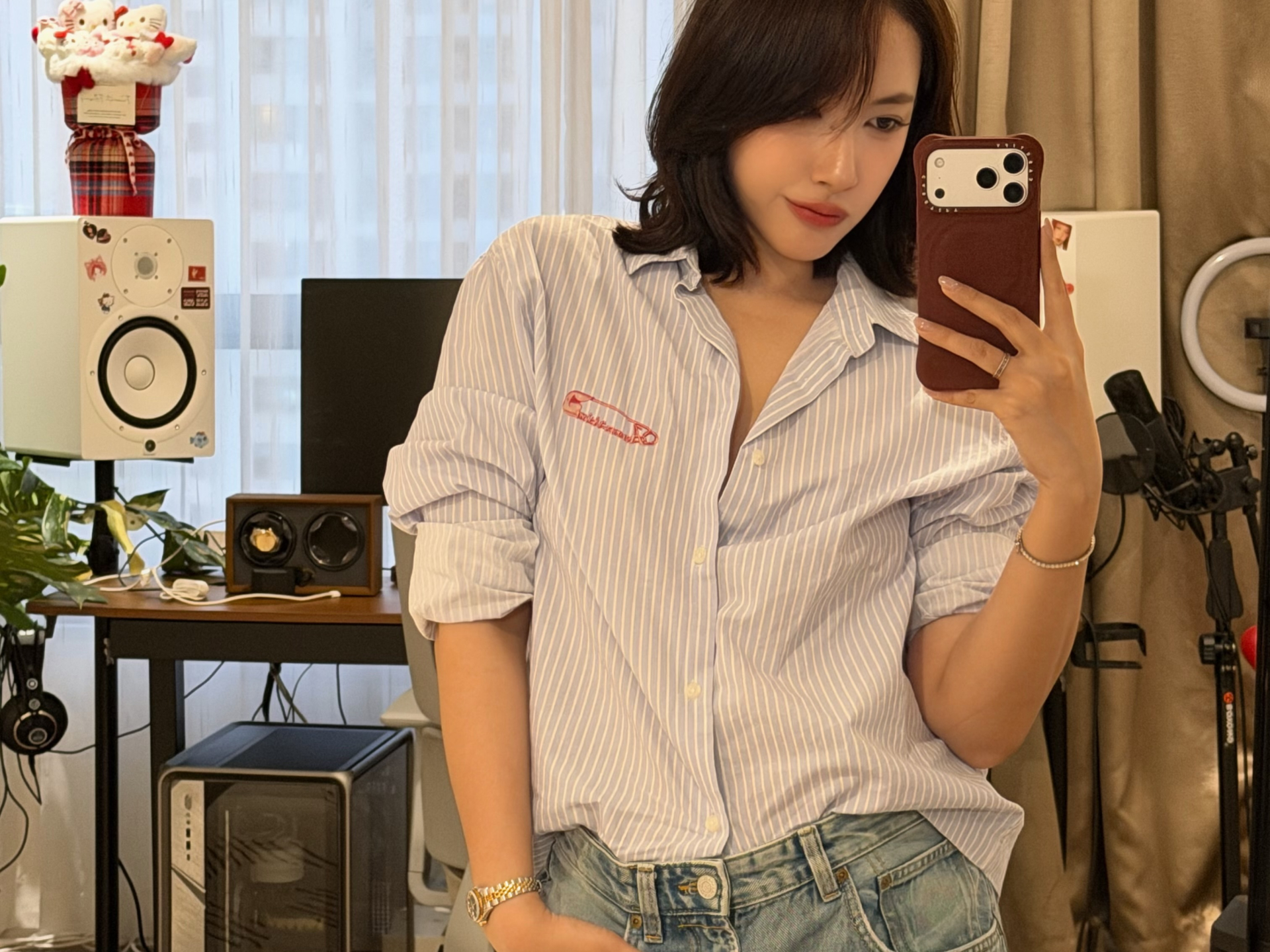 Ca sĩ Việt vừa được đề cử đẹp nhất thế giới: Nàng thơ 463 triệu view của Sơn Tùng, rần rần cõi mạng mà chưa thể thành sao
