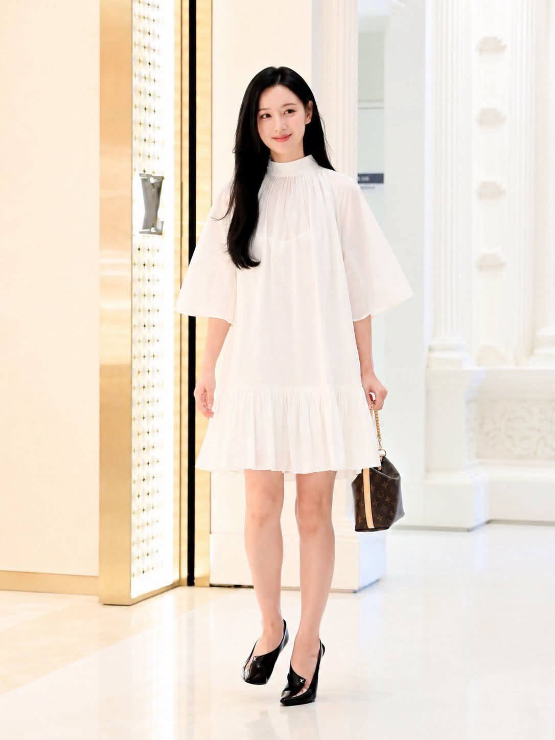 Nữ bác sĩ 