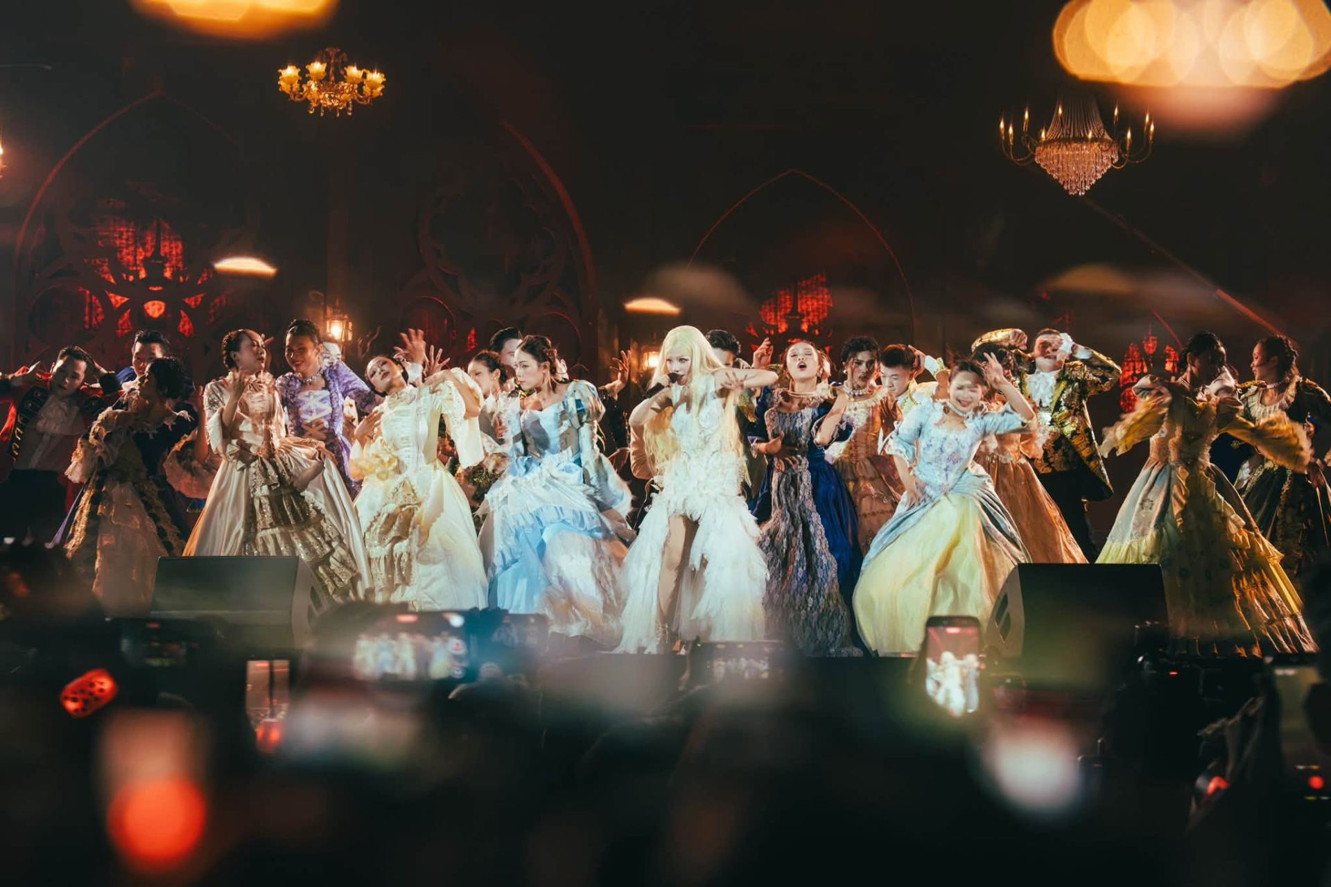 99.000 khán giả đi xem 4 concert/1 đêm ở TP.HCM