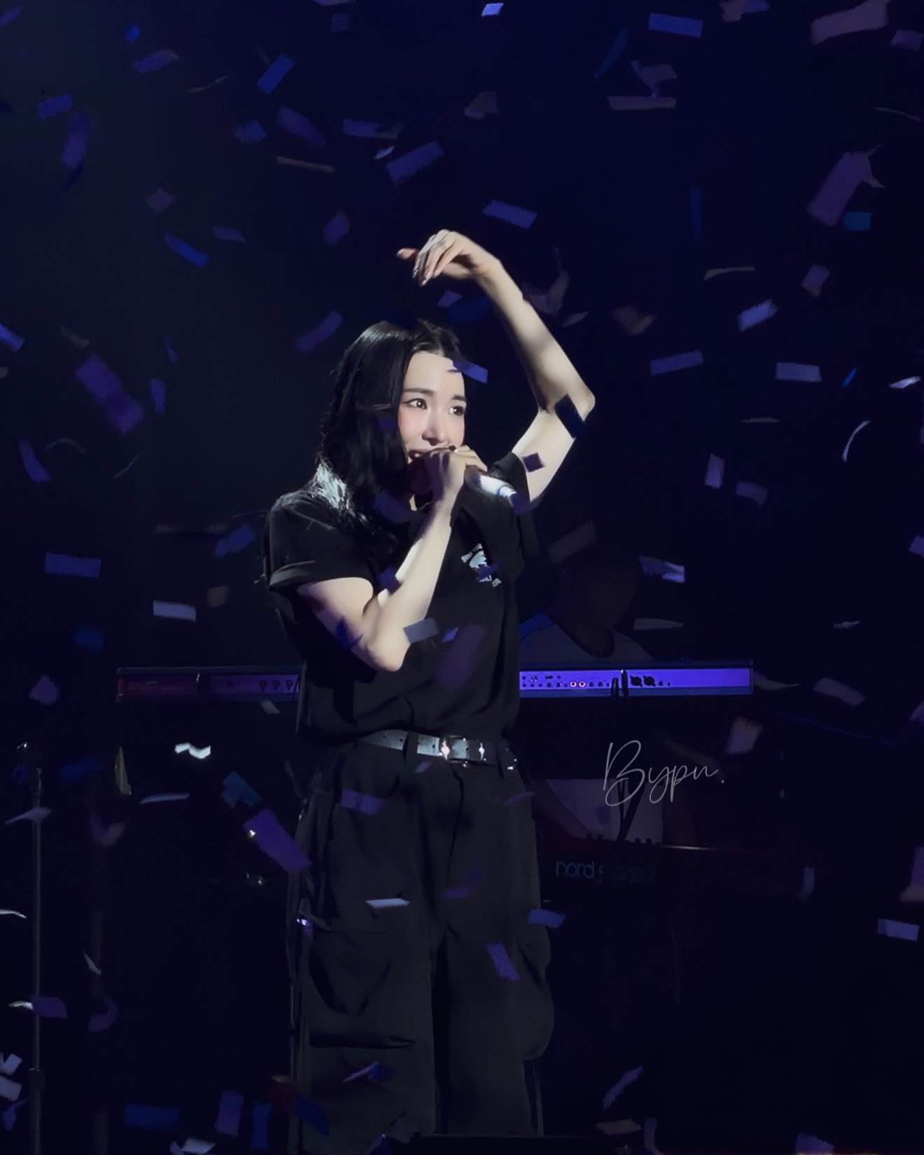 Đêm diễn trở thành dịp hội ngộ của cộng đồng người hâm mộ Kpop, đặc biệt là những khán giả đã theo dõi Tiffany từ thời hoạt động cùng SNSD