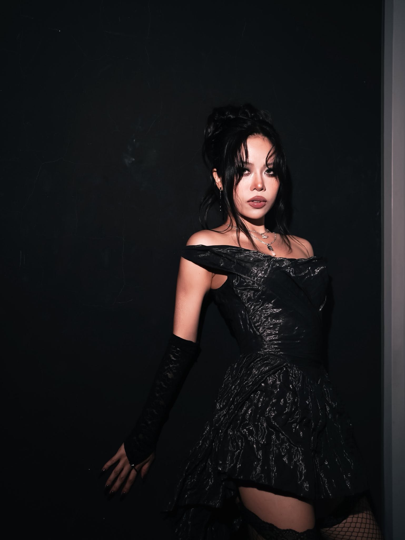 Từ một thí sinh gây chú ý tại Rap Việt mùa đầu tiên, tlinh dần trở thành một trong những gương mặt nổi bật của thế hệ nghệ sĩ trẻ Việt Nam
