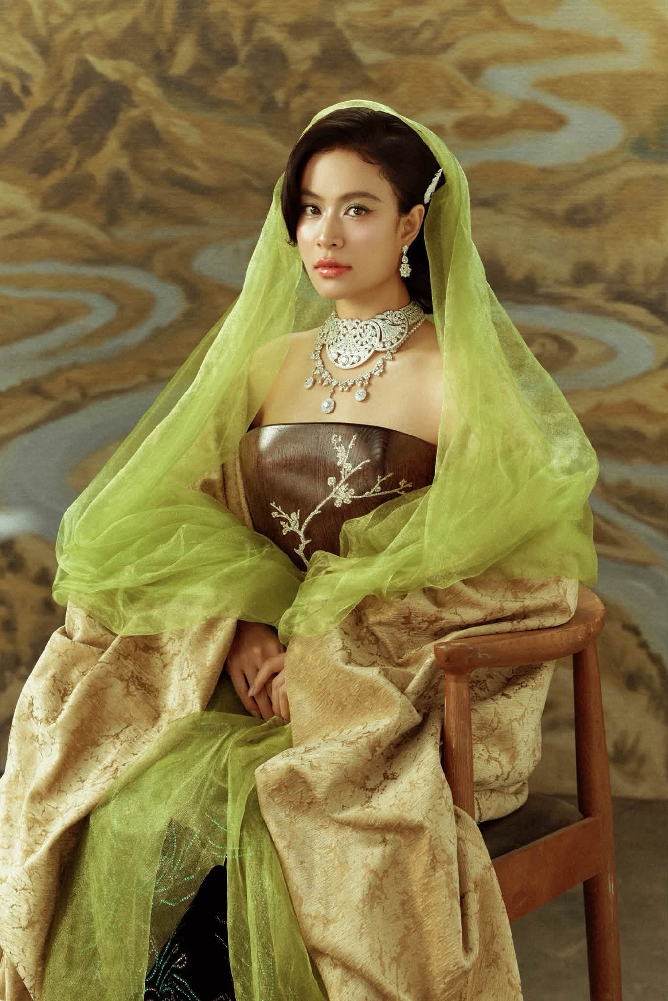  Hoàng Thùy Linh trở thành một trong những gương mặt nữ nổi bật nhất khi nhắc đến xu hướng khai thác văn hóa Việt trong Vpop.