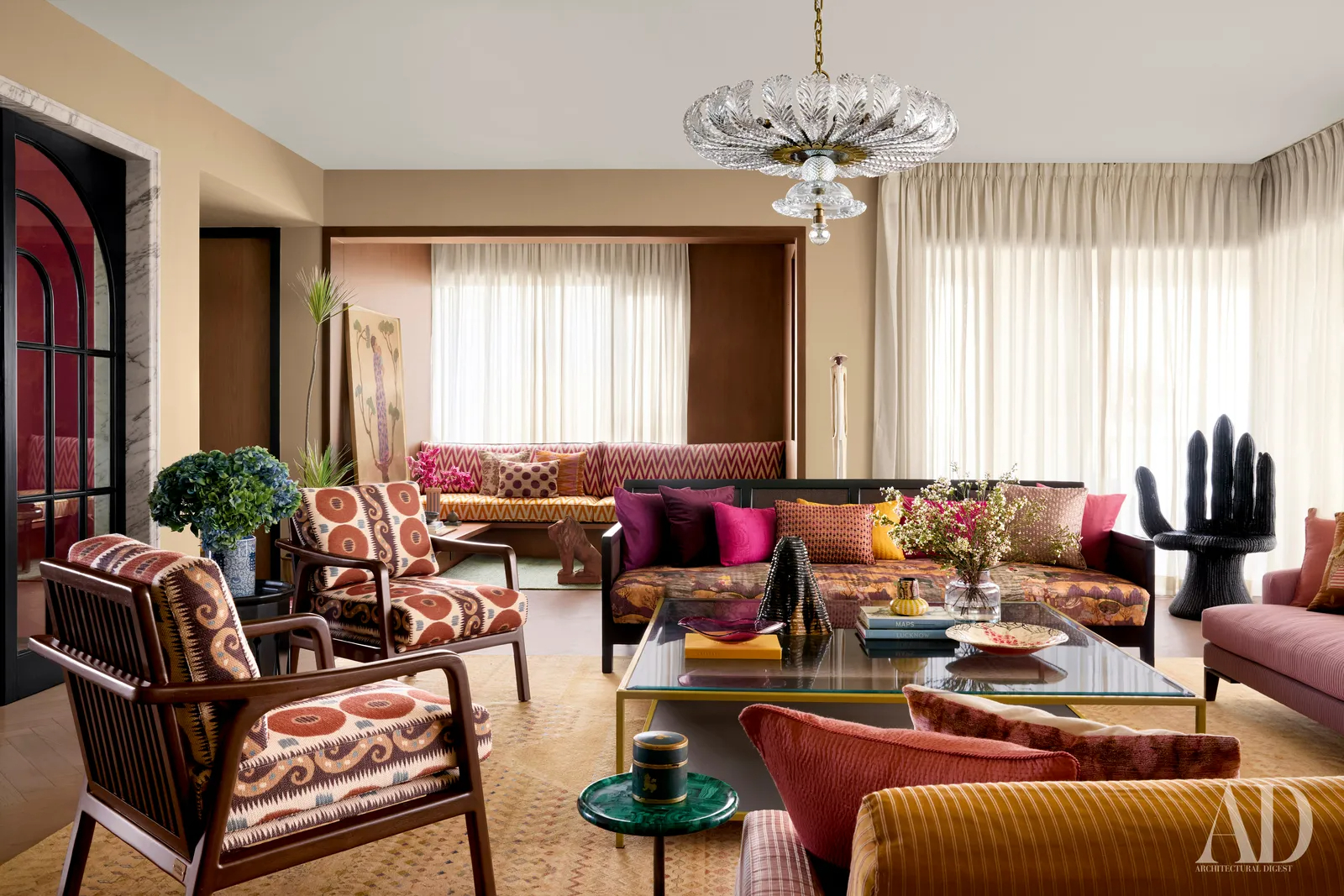 Bên trong cơ ngơi 370m² của cặp đôi quyền lực bậc nhất điện ảnh Ấn Độ: Không gian sống đậm chất hoàng gia, đẹp như cung điện thu nhỏ