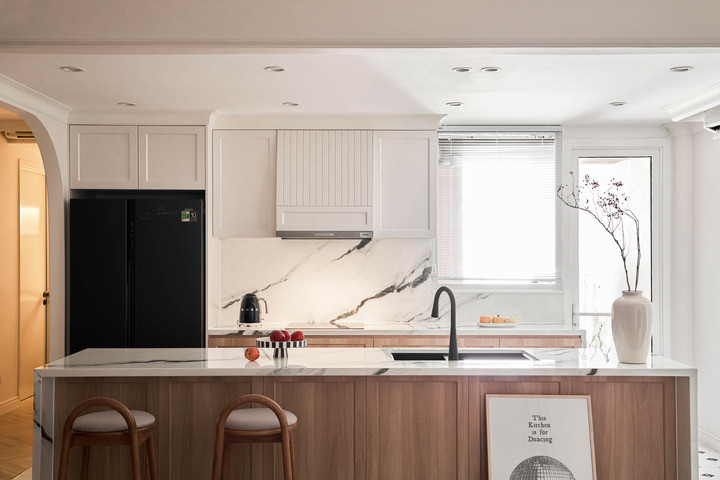 Mỹ nhân 25 tuổi lấy chồng Tiến sĩ gia thế khủng: Giờ ở penthouse của giới thượng lưu, vừa hoạt động showbiz vừa làm giảng viên đại học