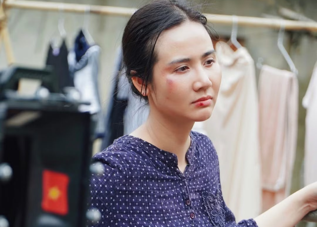 Gallery - Huyền Lizzie bị nhầm thành Ngọc Trinh - image 4