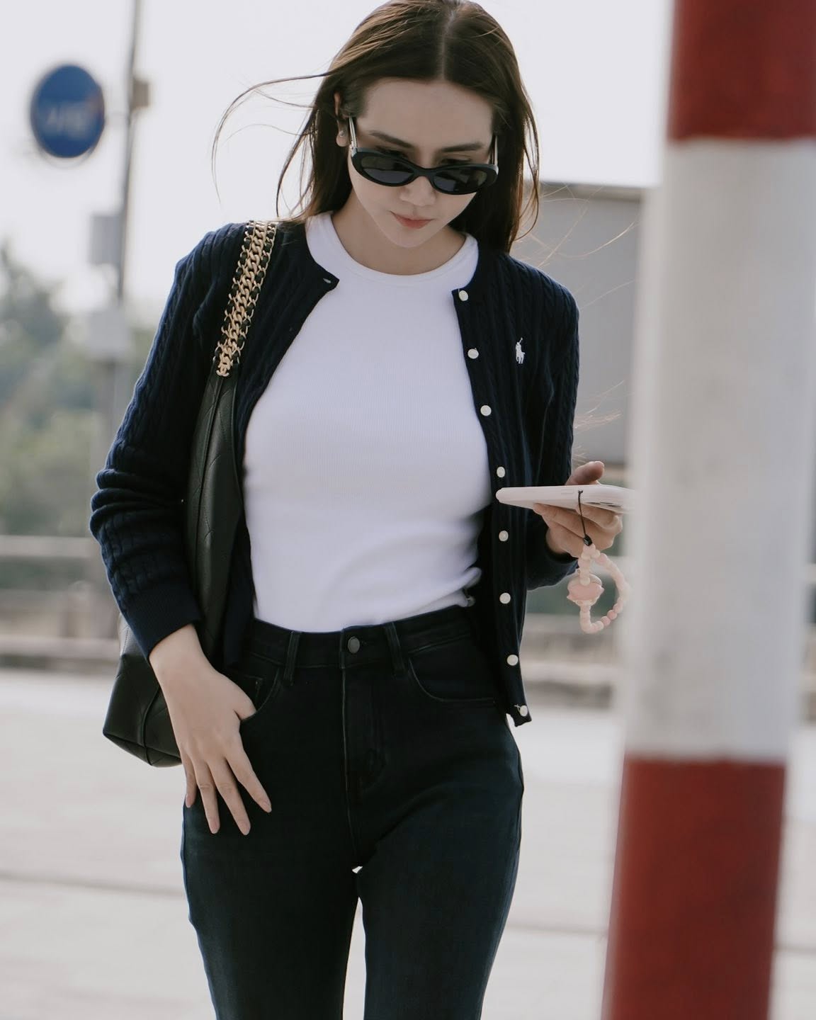 Gallery - Huyền Lizzie bị nhầm thành Ngọc Trinh - image 5