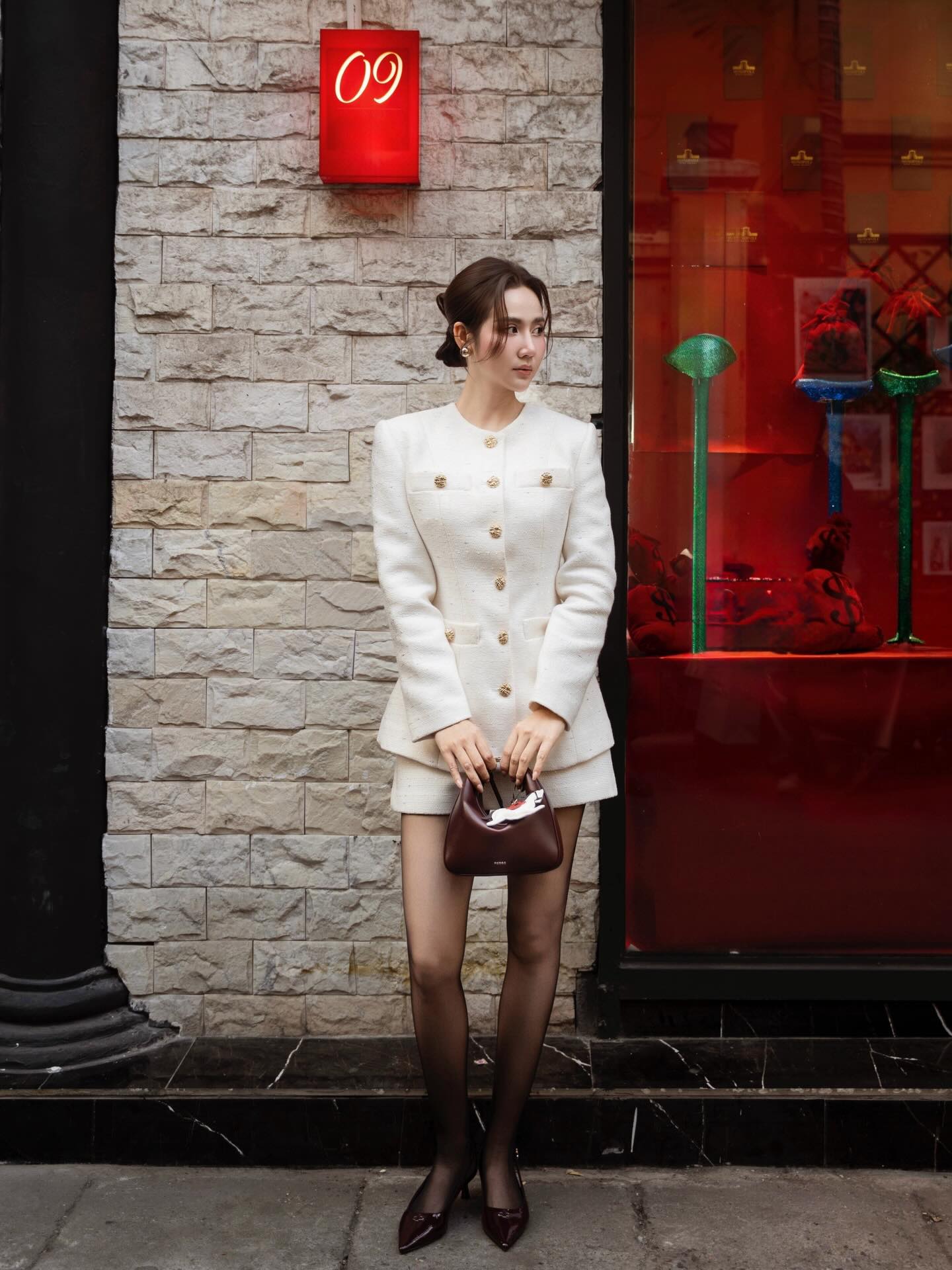 Gallery - Huyền Lizzie bị nhầm thành Ngọc Trinh - image 6