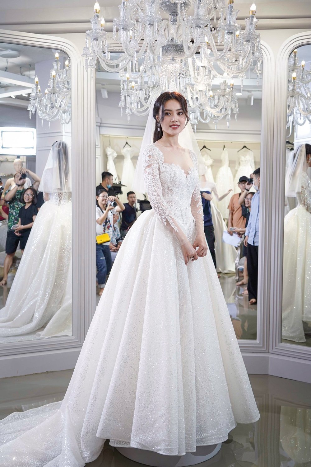 10 cô dâu đẹp nhất màn ảnh Việt: Kỳ Duyên ăn đứt Nhã Phương, hạng 1 báo Hàn khen visual nức nở