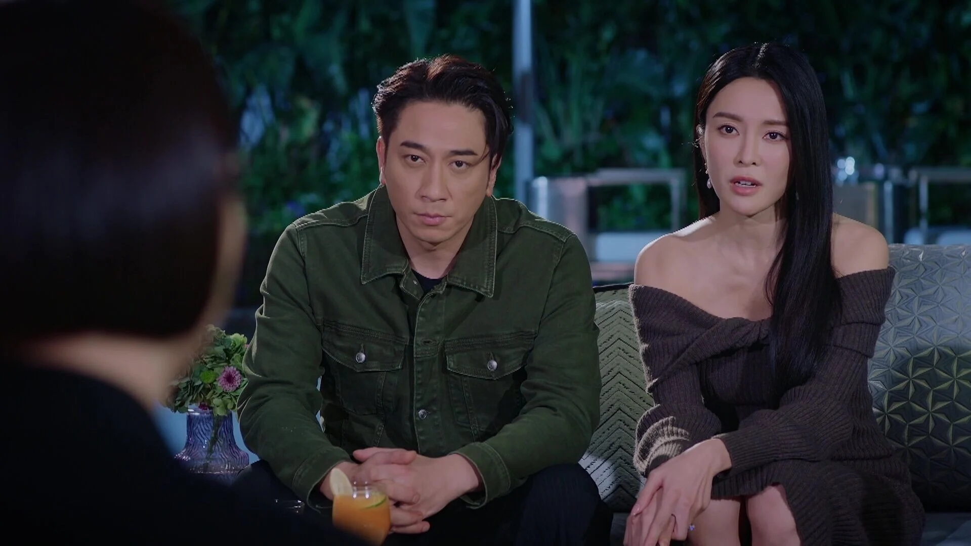 Trong phim, cô đảm nhận vai Vương Tuyết Oánh, người con dâu đầy toan tính của gia tộc họ Quan. Khán giả đang tò mò không biết điều gì xảy ra khiến Vương Tuyết Oánh rơi vào cảnh vô cùng tủi nhục.