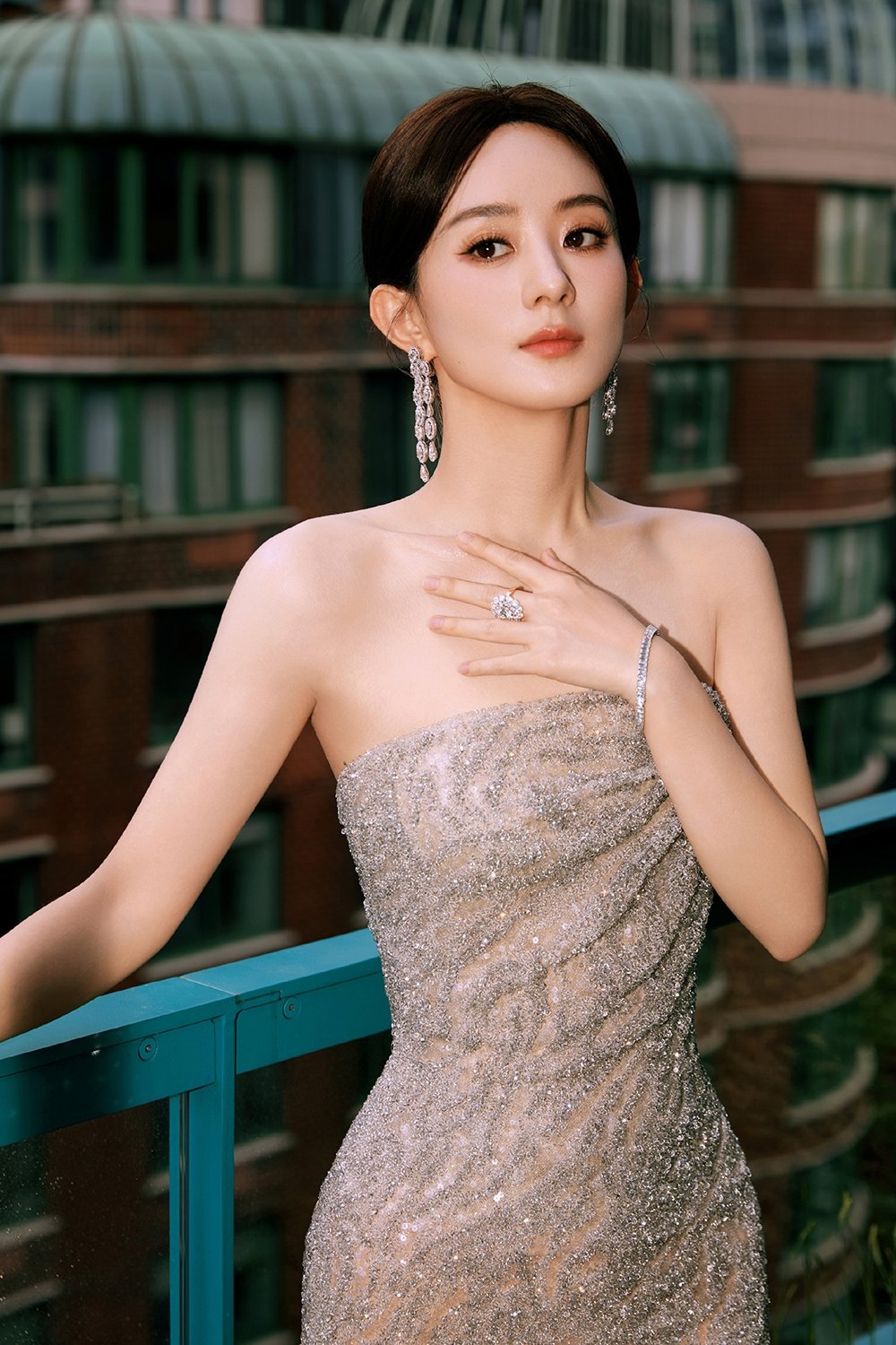 10 mỹ nhân Trung Quốc đẹp không góc chết: Dương Mịch át vía Địch Lệ Nhiệt Ba, top 1 càng tranh cãi càng khó chê