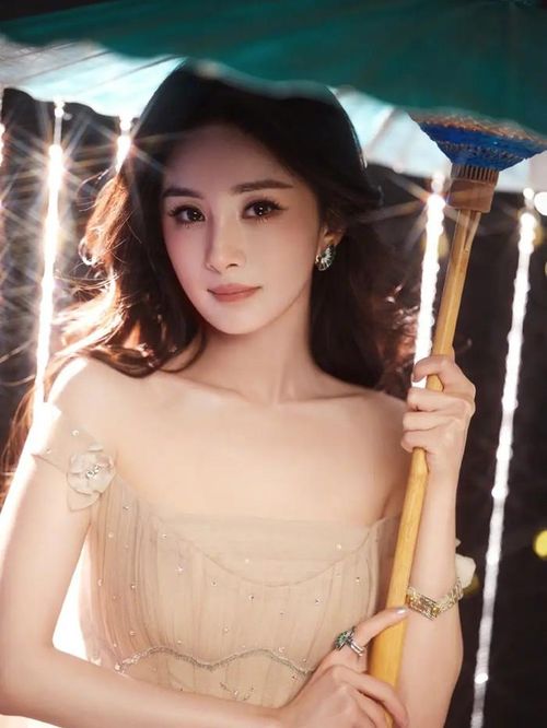 10 mỹ nhân Trung Quốc đẹp không góc chết: Dương Mịch át vía Địch Lệ Nhiệt Ba, top 1 càng tranh cãi càng khó chê