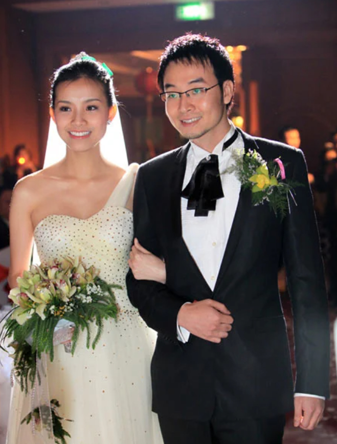 Từng xuất sắc lọt Top 15 Miss Universe 2008, Thuỳ Lâm quyết định lùi về hậu phương giữa đỉnh cao sự nghiệp ở tuổi 23.