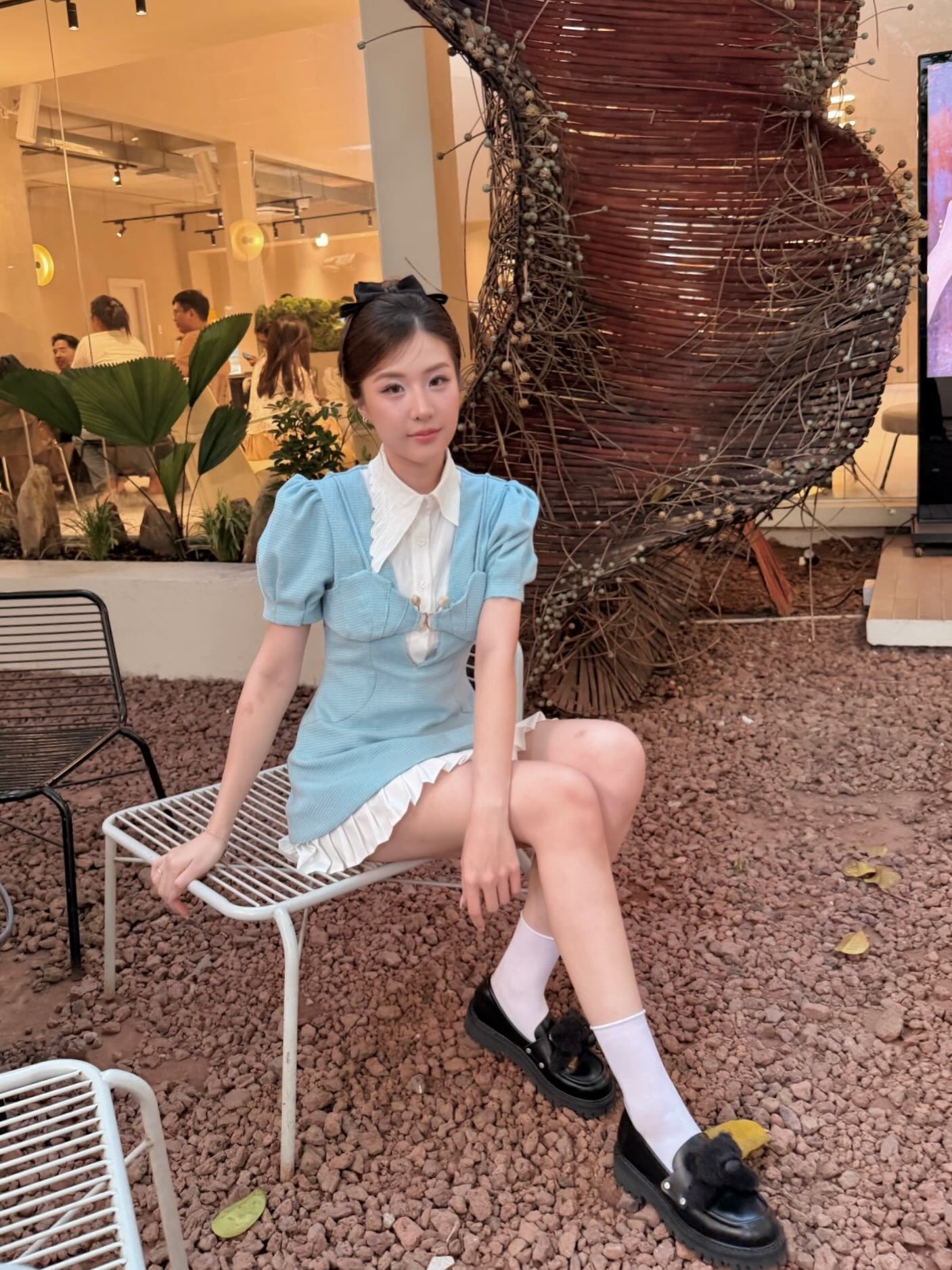 Nữ chính MV triệu view đang hot đảo điên TikTok: Nhan sắc ngọt ngào gây thương nhớ, ngoài đời mặc gì cũng cuốn