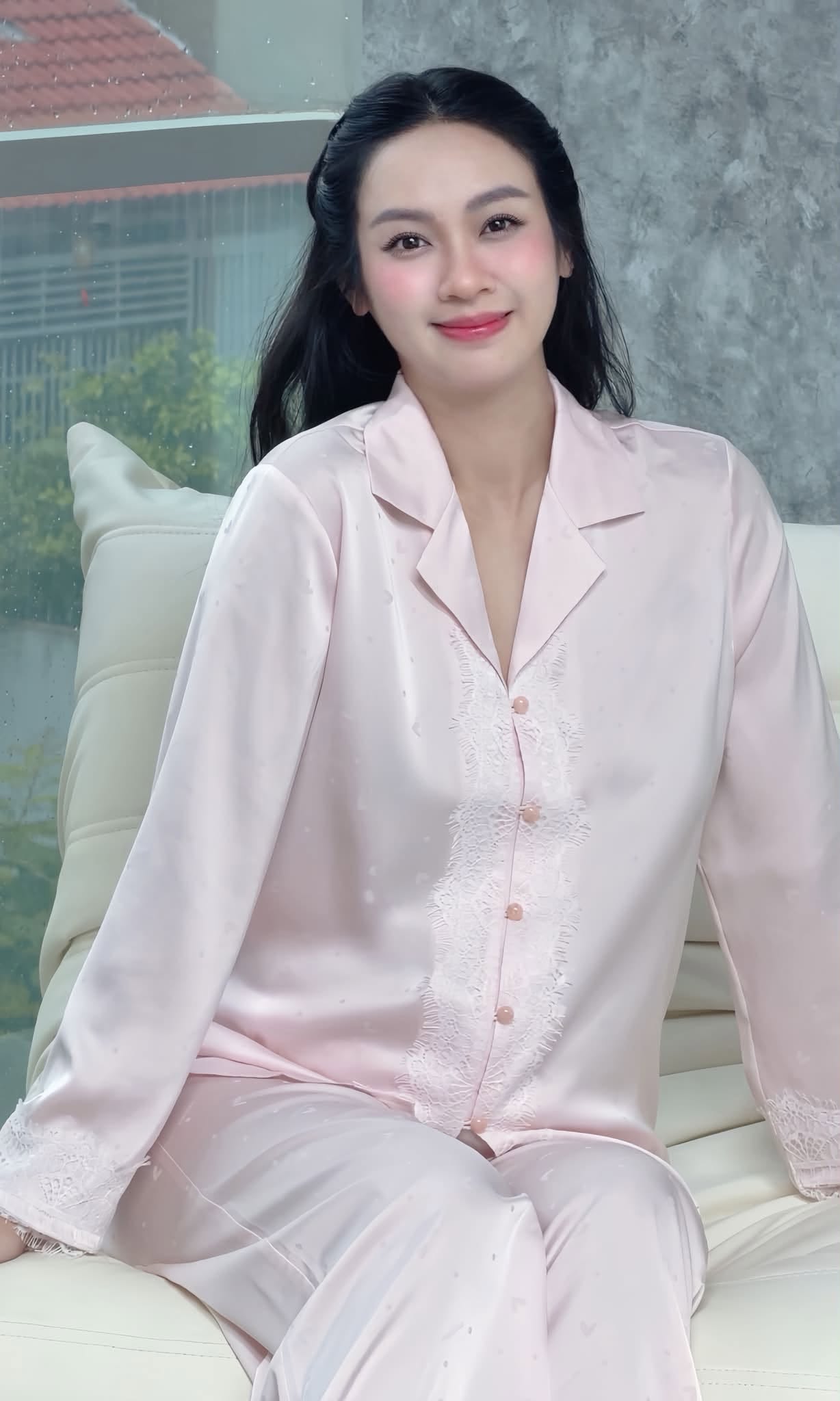 Vũ Thuý Quỳnh được cho là đã sinh con đầu lòng. Ảnh: FBNV