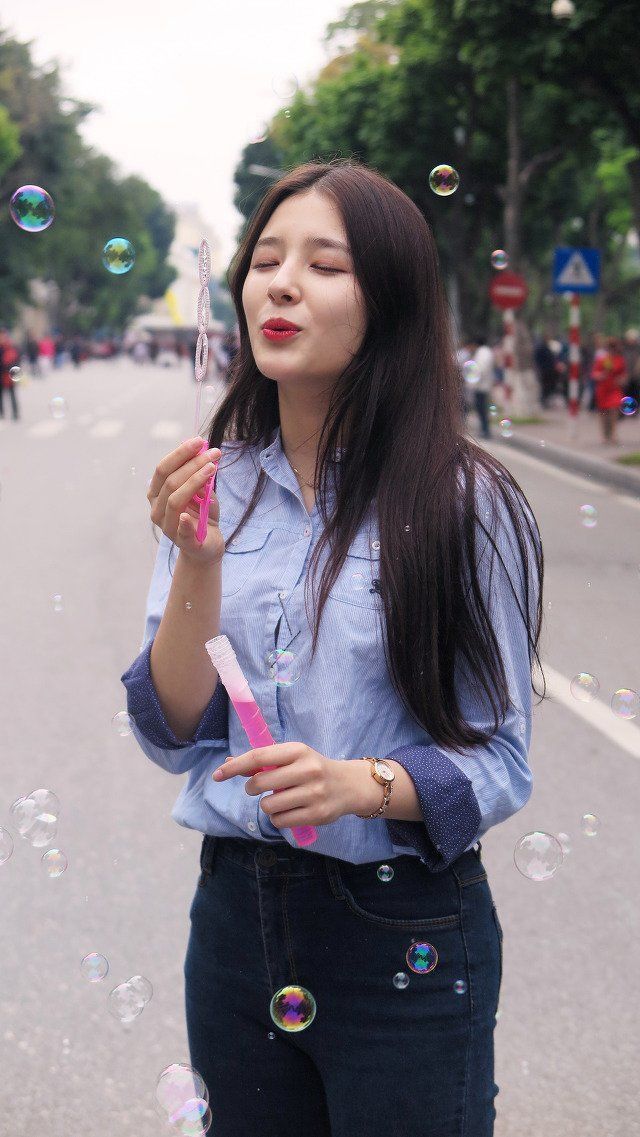 Hot girl phố đi bộ Hà Nội 9 năm trước vừa được đề cử gương mặt đẹp nhất thế giới