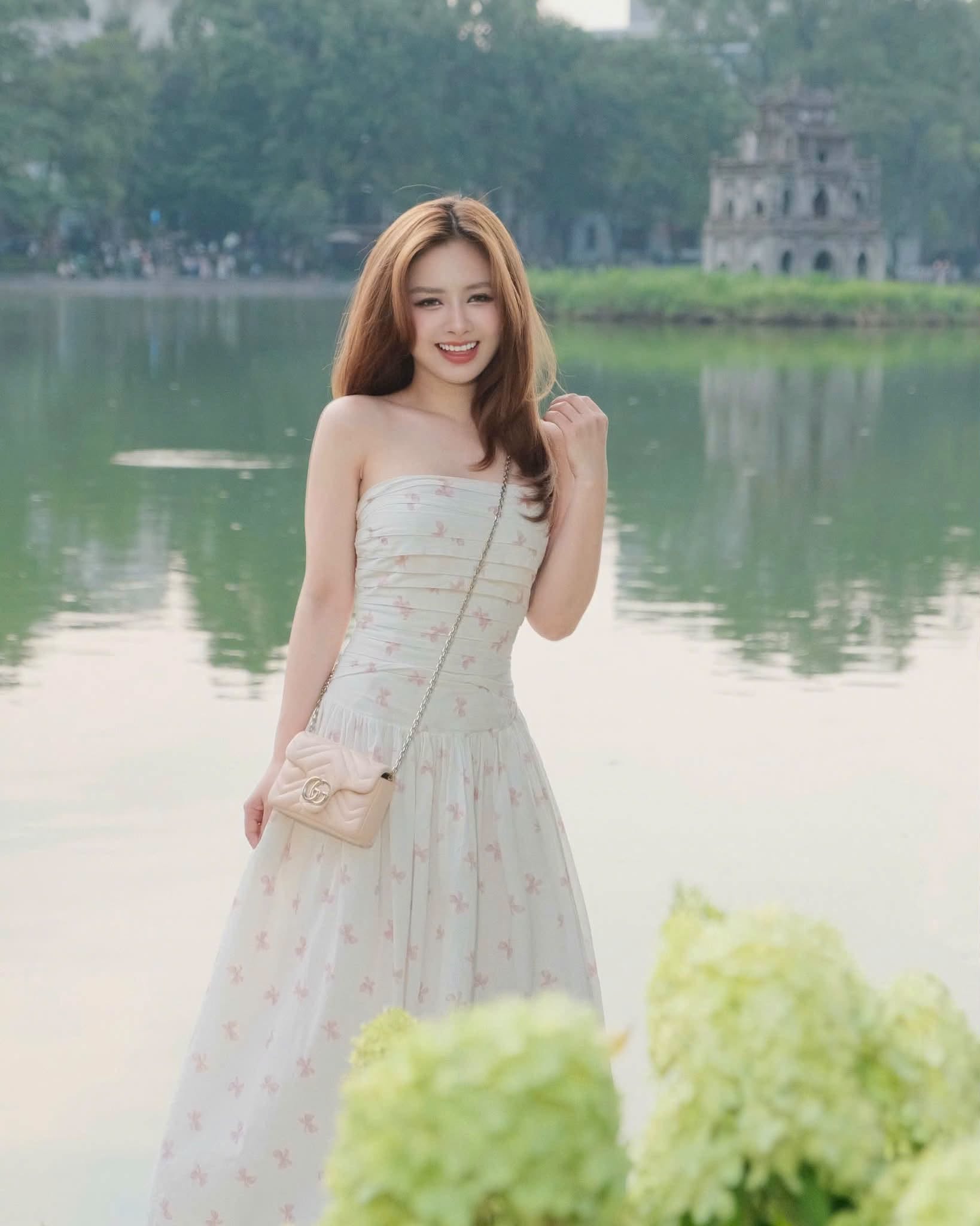 Dương Hoàng Yến là một trong những ca sĩ có nền tảng thanh nhạc bài bản của Vpop