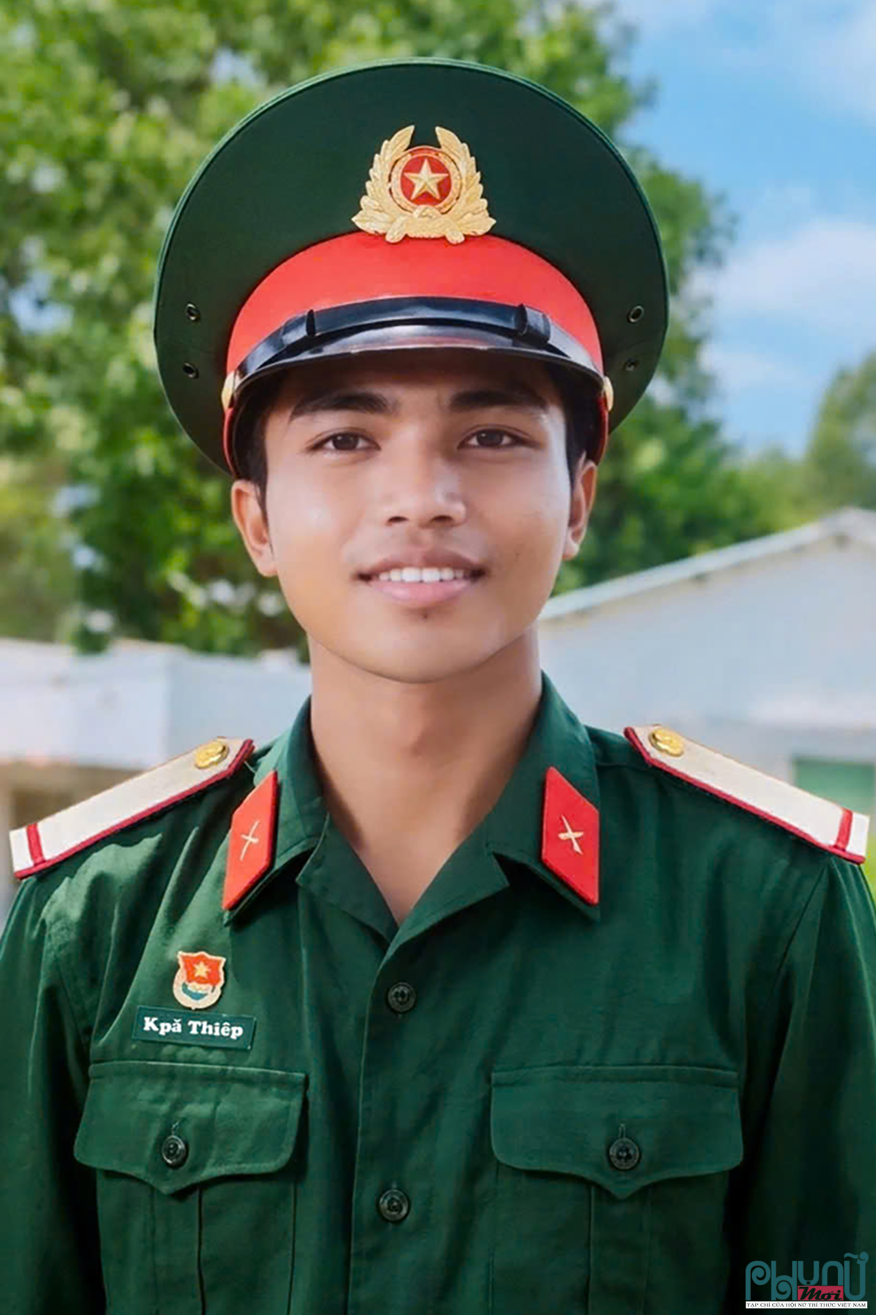 Chiến sĩ  Kpă Thiệp hi sinh khi cứu hai người dân bị điện giật. 