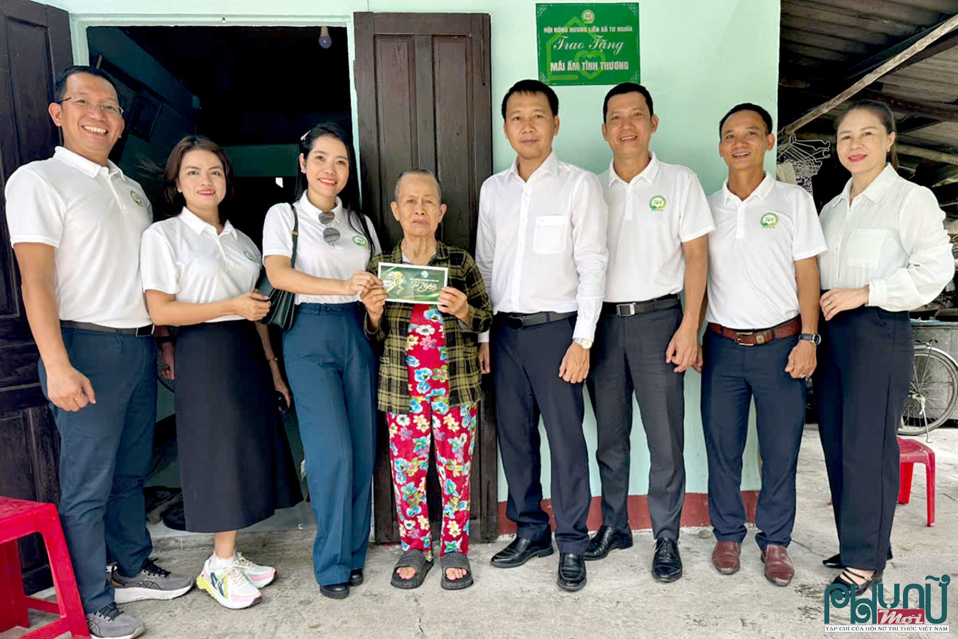 Hội đồng hương Liên xã Tư Nghĩa tại TP.HCM tặng quà, hỗ trợ xúc tiến đầu tư ở Quảng Ngãi 