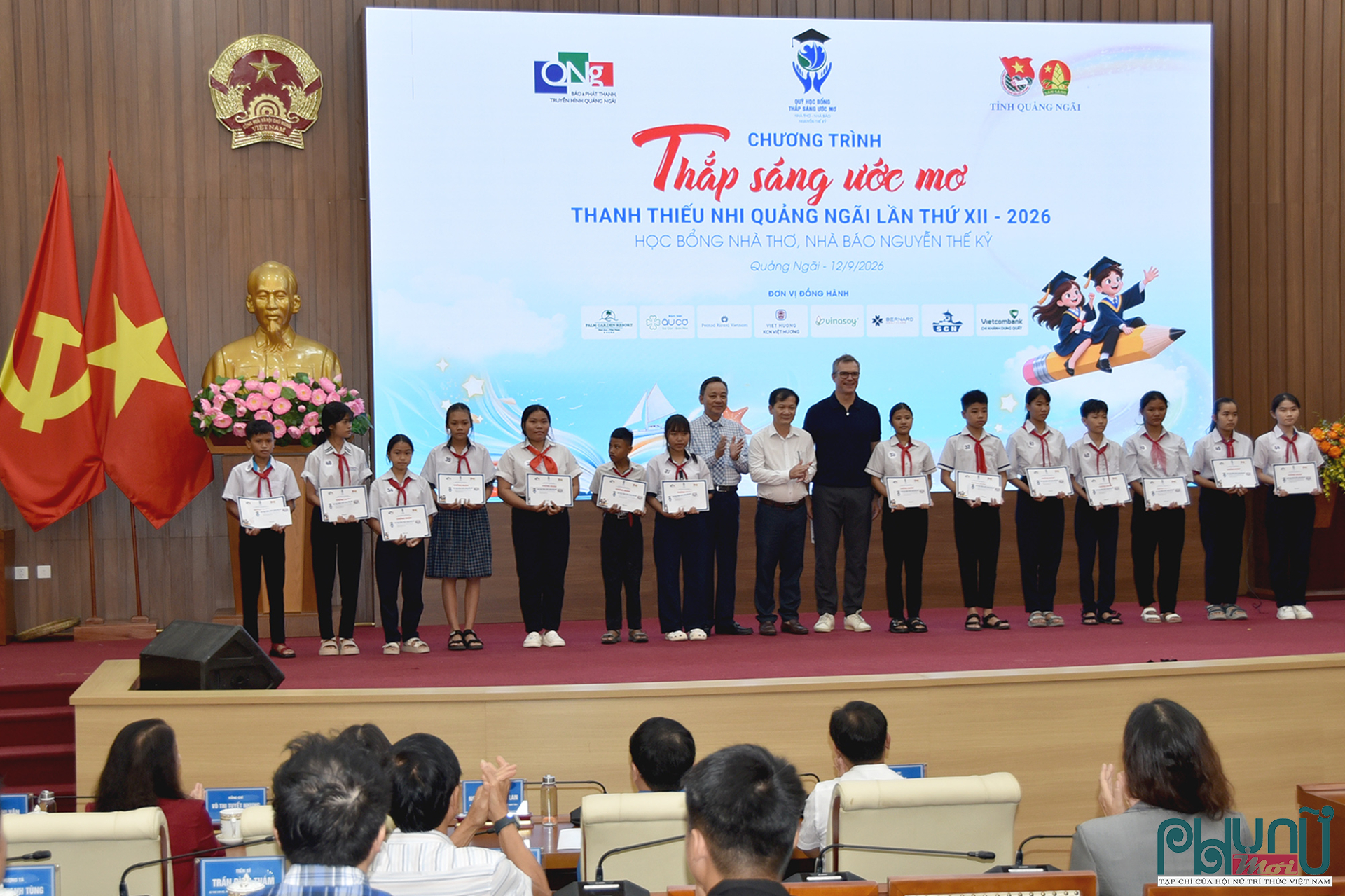 Thắp sáng ước mơ cho hàng trăm học sinh, sinh viên vượt khó học giỏi ở Quảng Ngãi