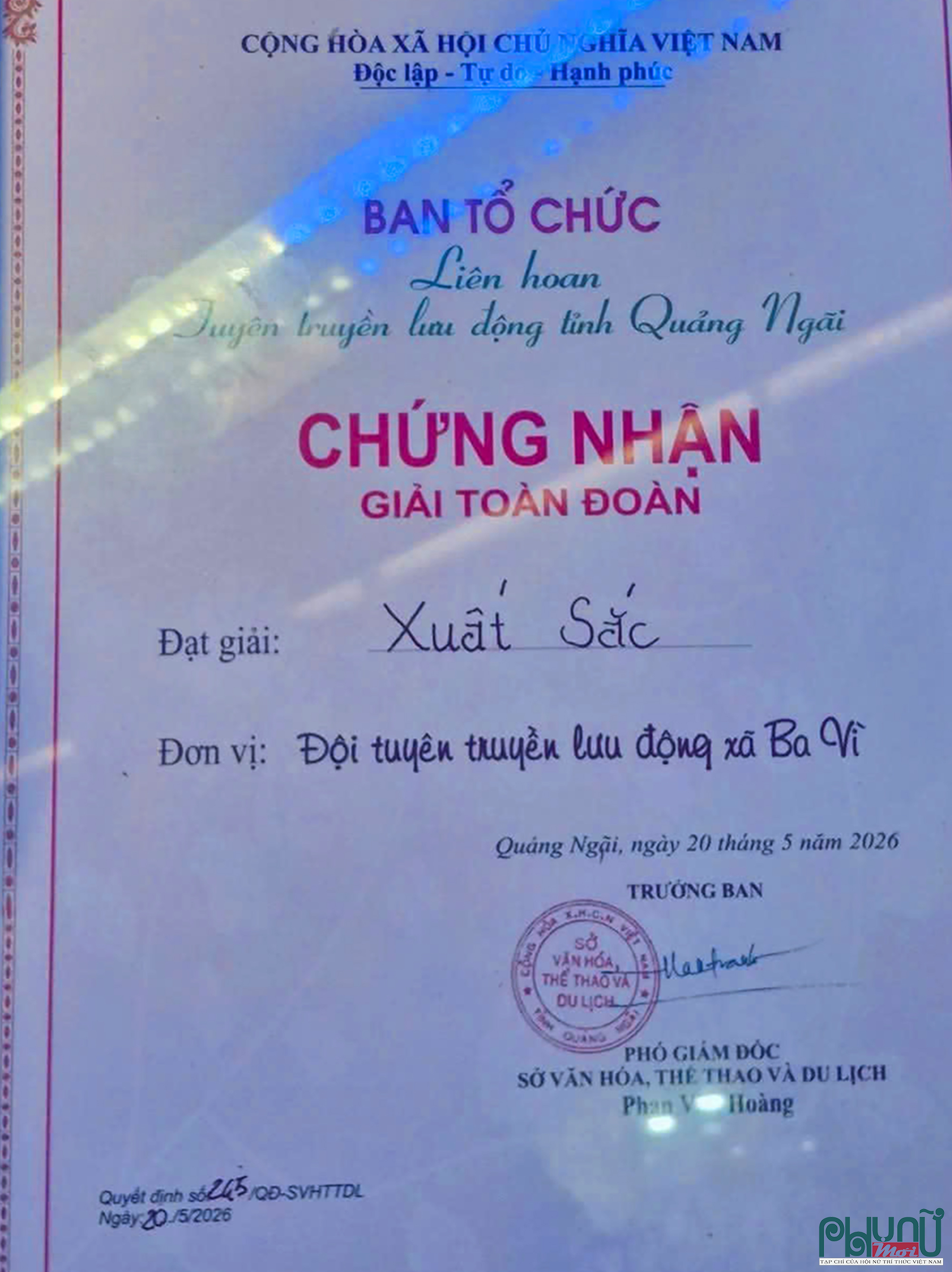 Sơn Uyên đạo diễn chương trình cho Đội Tuyên truyền lưu động xã Ba Vì đạt giải xuất sắc toàn đoàn vào tháng 5/2026.