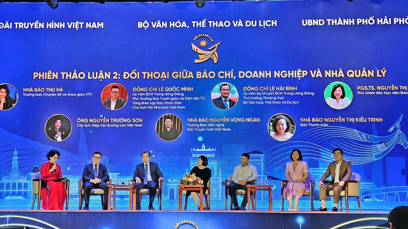 Đối thoại giữa báo chí, doanh nghiệp và nhà quản lý