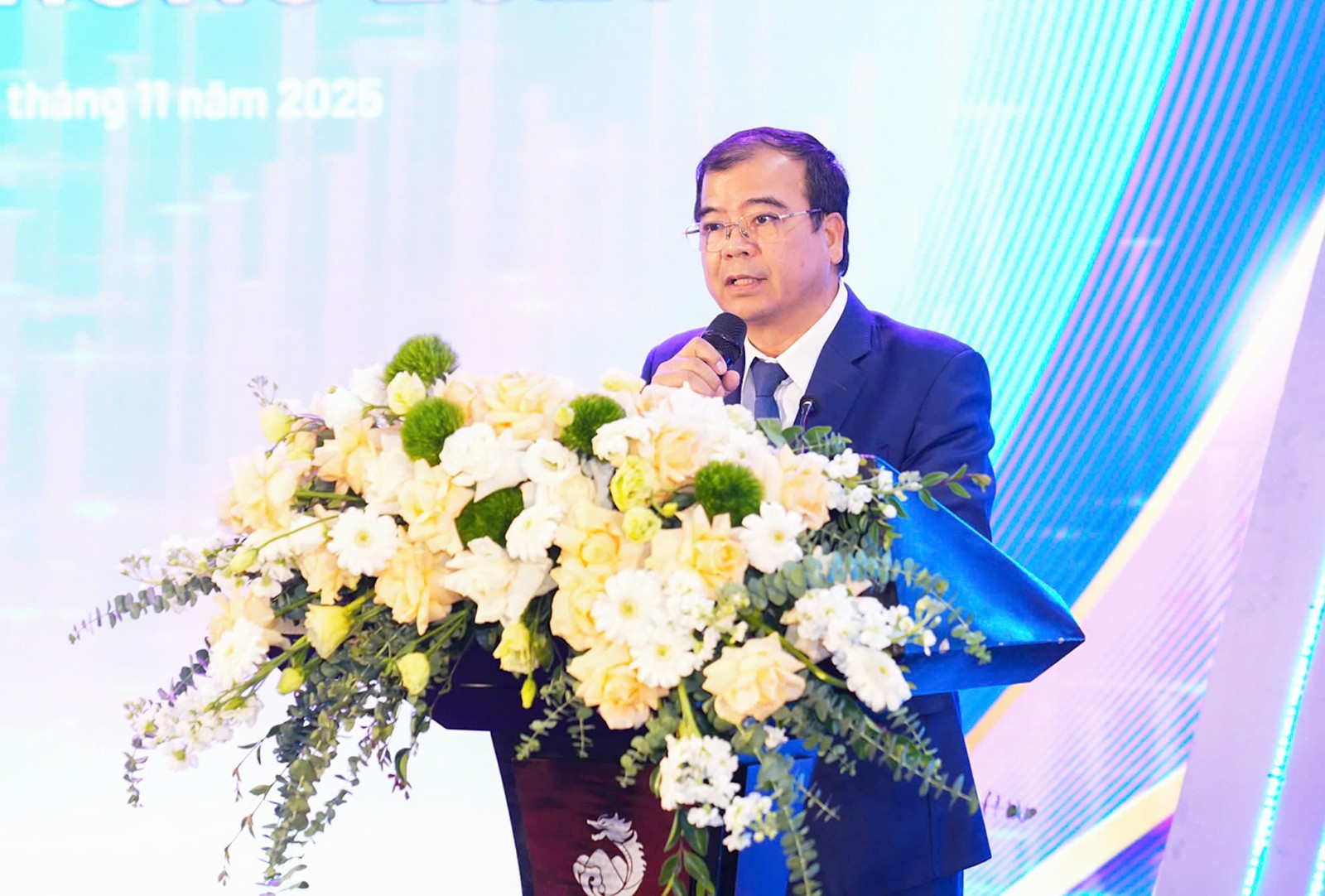 Ông Nguyễn Minh Hùng, Phó chủ tịch UBND thành phố phát biểu tại Hội nghị xúc tiến điểm đến Du lịch Hải Phòng năm 2025.