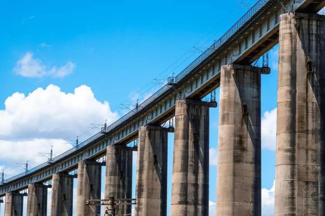 Chuyện ngược đời: Đường sắt trên cao đắt gần gấp đôi, nhưng Trung Quốc lại