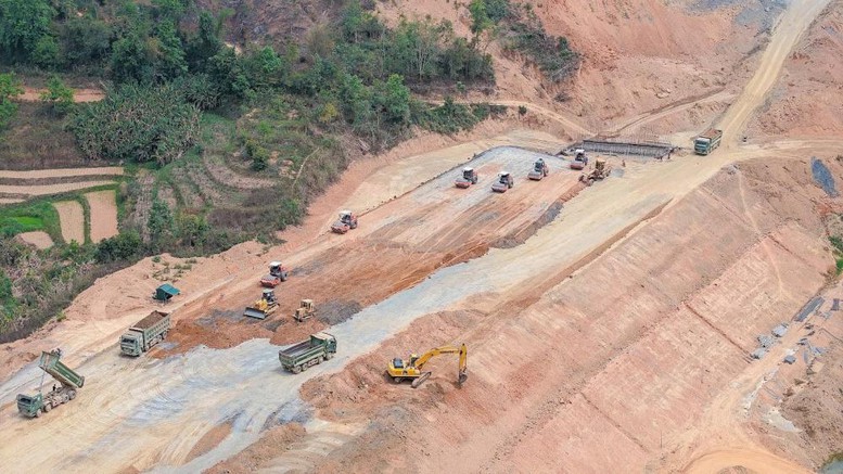 Dự án cao tốc Hữu Nghị - Chi Lăng dự kiến đến ngày 19/12 sẽ thông xe 54/61km. Ảnh: Đèo Cả