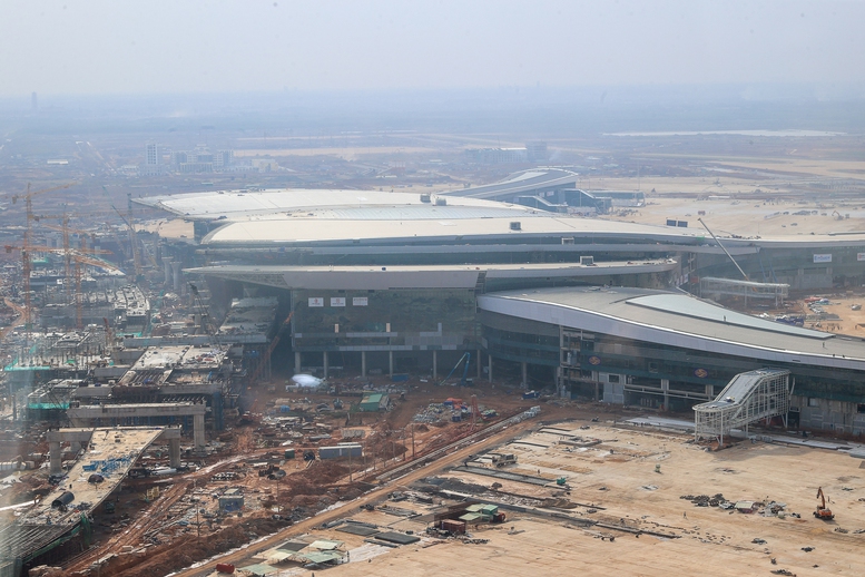 Thủ tướng đánh giá dự án sân bay Long Thành đang thay đổi theo từng ngày, từng tuần, từng tháng. Ảnh: VGP