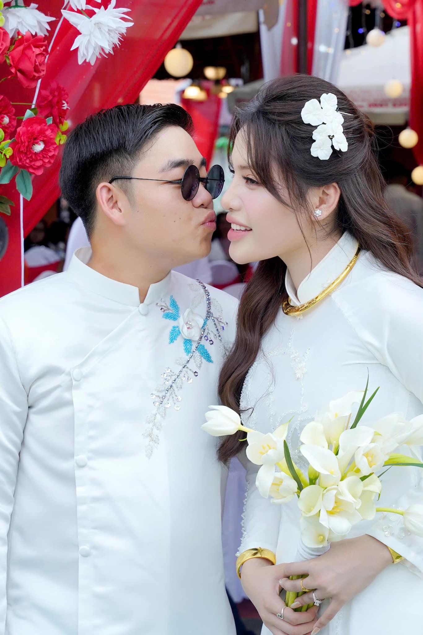 Chuyện tình cảm của vợ chồng Thư được 2 bên gia đình ủng hộ hết sức. 