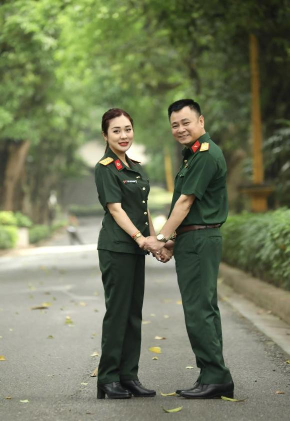 Vợ chồng NSND Tự Long.