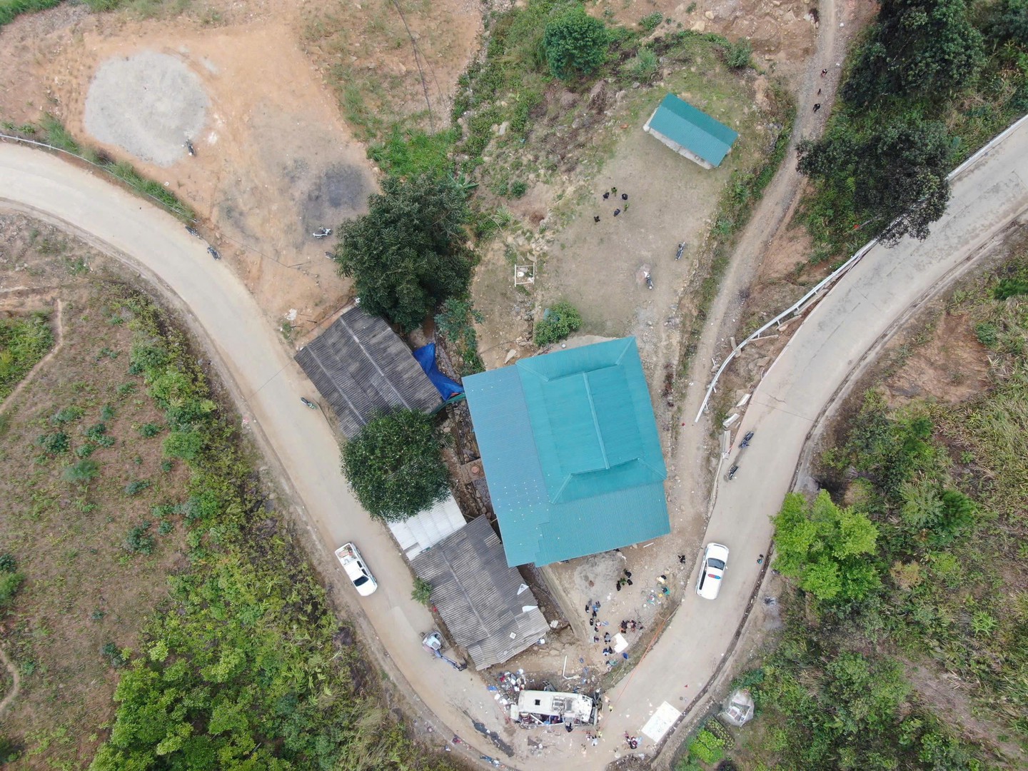 Khúc cua nơi xảy ra vụ tai nạn - Ảnh: Bộ Công an