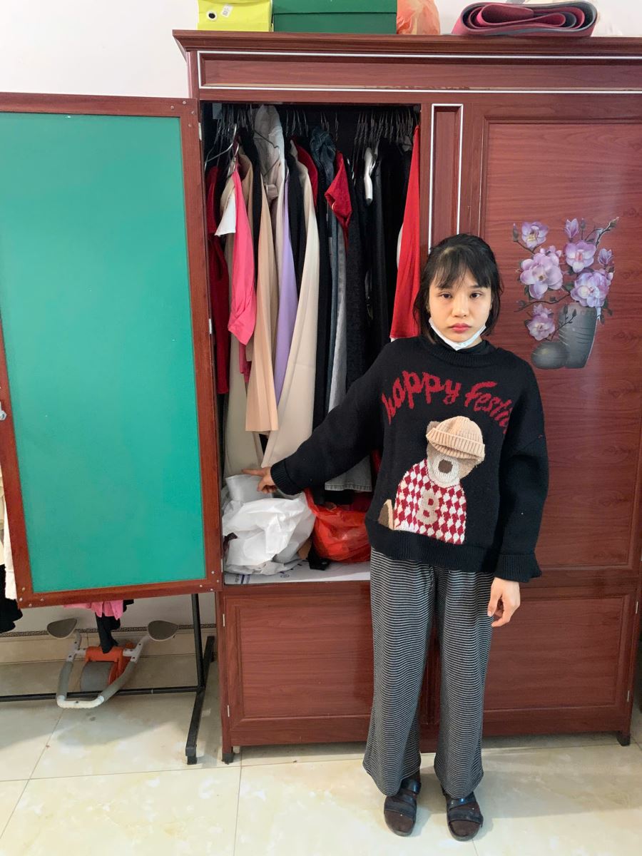 Đối tượng Nguyễn Thị Thanh Hương chỉ nơi thực hiện hành vi trộm cắp (Ảnh: Công an Phú Thọ).