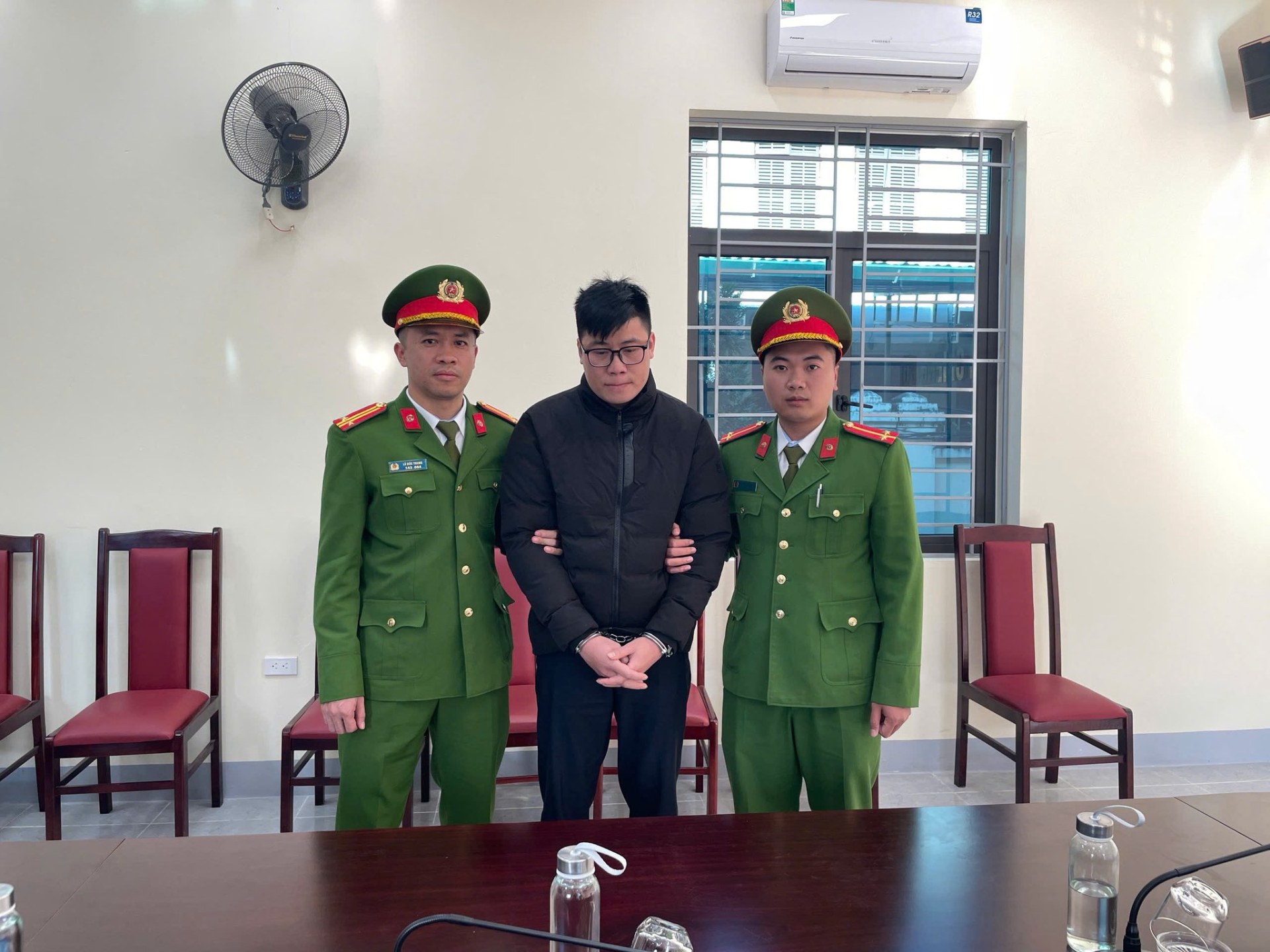 Bị can Lò Minh Phương tại cơ quan công an (Ảnh: Công an Sơn La).