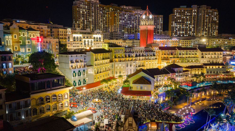 Du khách đón năm mới 2026 ở Phú Quốc, An Giang - Ảnh: Cục Du lịch