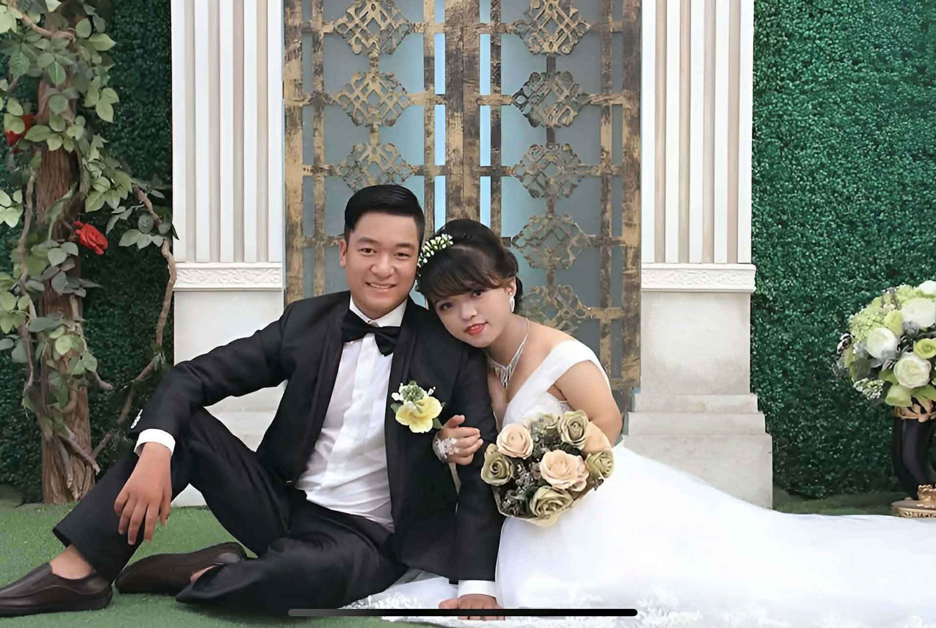 Sau thời gian 4-5 tháng hẹn hò, căp đôi chính thức về chung một nhà. 